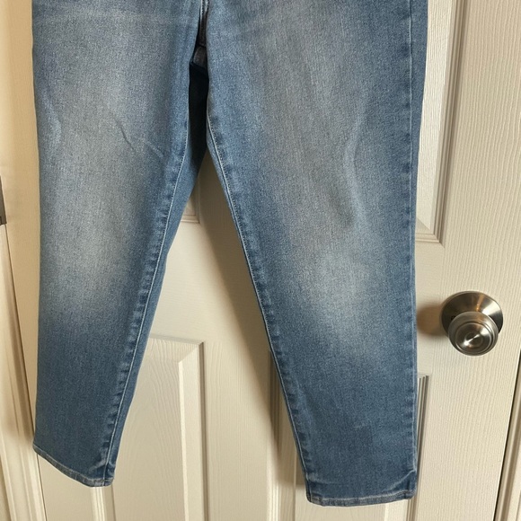 High-Waisted OG Straight Built-In Warm Ankle Jeans | Old Navy size 8P - Picture 7 of 12